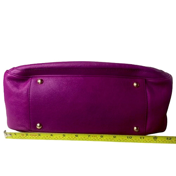SALVATORE FERRAGAMO GANCINI Magenta Leather Betulla Shoulder Bag w/ Side Pockets - Picture 8 of 17